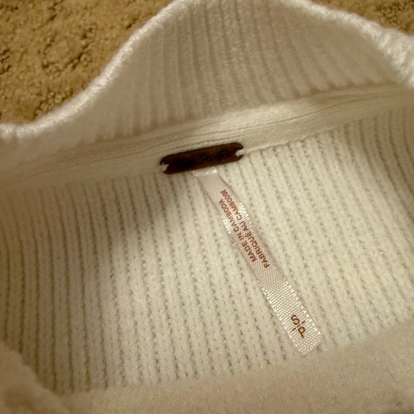 Free People Sweater - Picture 4 of 9